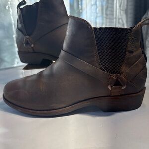 Teva Women’s Leather Ankle Boots – Style 1106069 – Size 10